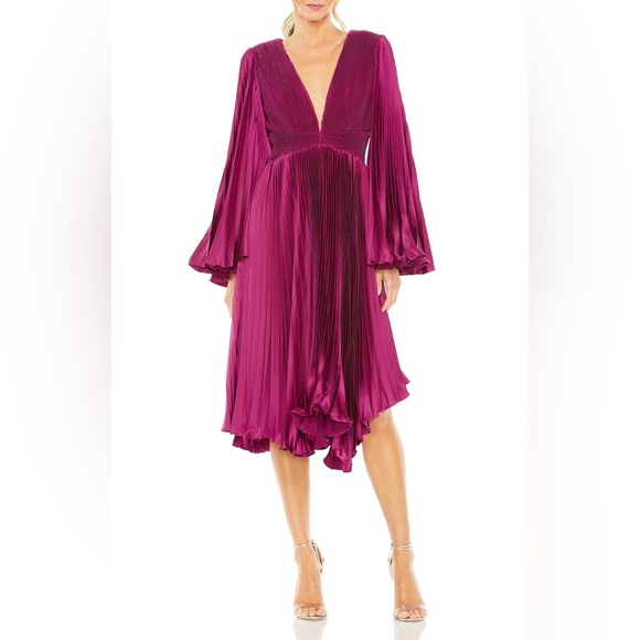 Mac Duggal Long Flare Sleeve Pleated Dress In Berry Size 14 - Picture 6 of 11